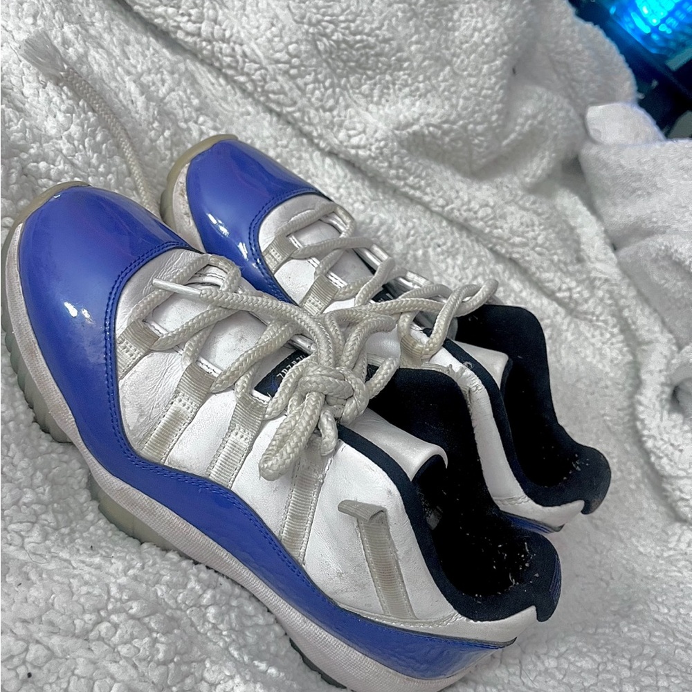 Jordan 11 Retro Low – White & Concord Blue size US 8.5